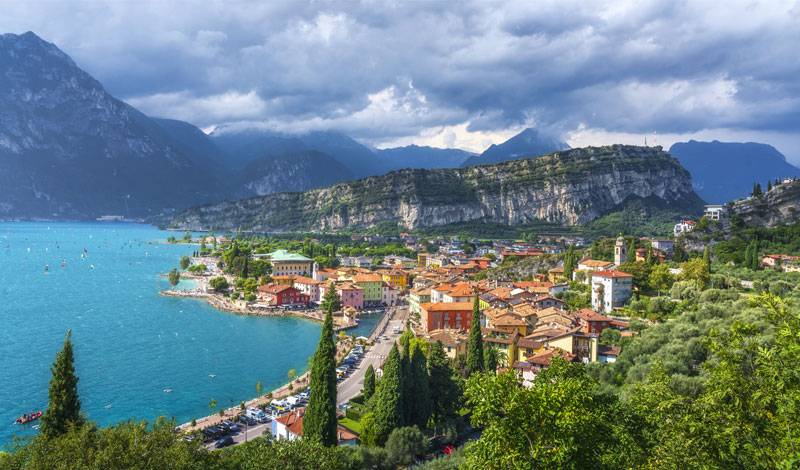 Transfer privato ai laghi lombardi: Lago di Como, Lago di Garda, Lago d'Iseo